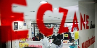 izmir-nobetci-eczaneler-listesi-bugun-hangi-eczaneler-acik-15-mart-pazar-1773561453784.jpeg