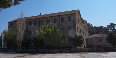 ak-parti-izmir-milletvekili-mahmut-atilla-kaya-izmire-ait-olan-o-bina-artik-izmirli-hemserilerimizin.jpeg