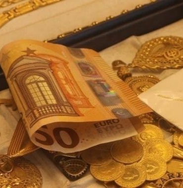 altin-fiyatlari-yukseliste-gram-altin-6-881-tl-seviyesinde-318.jpg