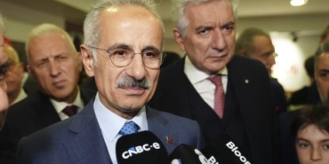 bakan-uraloglu-su-anda-turkiye-de-net-olarak-bir-jet-yakiti-problemi-yoktur-7196.jpg