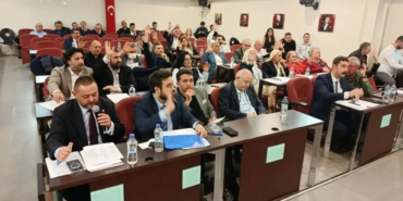 izmir-karsiyaka-meclisinde-skandal-chpliler-bile-chpli-adaya-oy-vermedi-1775133484846.png