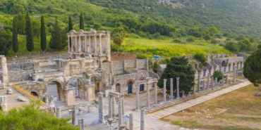 izmirde-gezilecek-yerler-gormeden-donmeyin-1775122046140.jpg