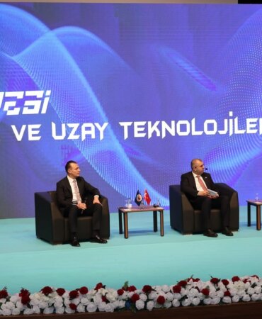 mersin-universitesinde-milli-teknoloji-zirvesi-coskusu-turkiye-yuzyili-h1776802952-fd2c98.jpg