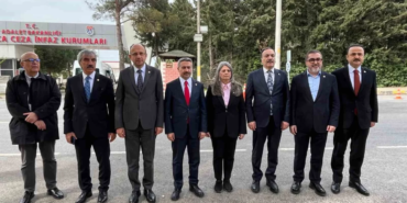 tbmm-komisyonu-izmirde-cezaevlerini-denetime-basladi-1776369208392.png