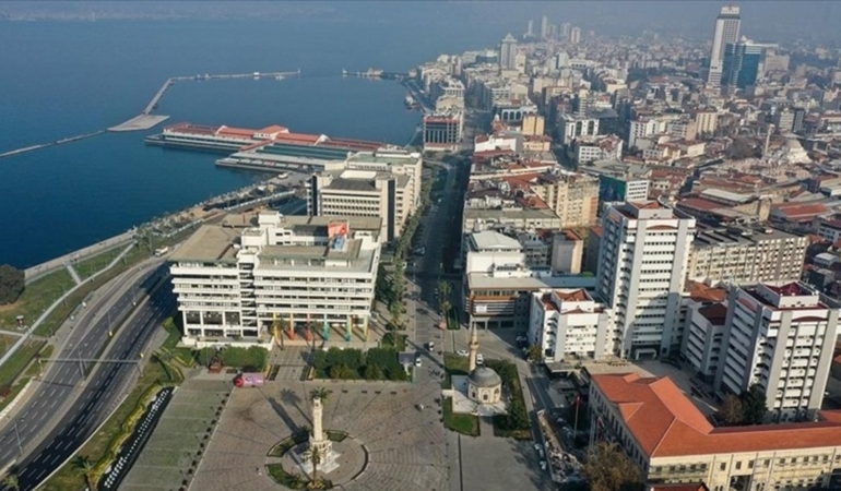 1-mayis-izmir-trafige-kapali-yollar-1777616929779.jpeg
