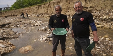 akarsularda-altin-avi-kimi-zengin-donuyor-kimi-eli-bos-1779268570058.jpg