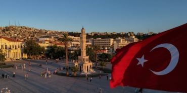 hic-beklemediginiz-hikayeler-var-izmirin-ilcelerinin-isimleri-nereden-geliyor-1778141260575.png