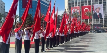 izmirde-19-mayis-coskusu-1779187850295.jpeg