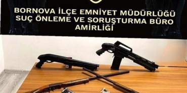 izmirde-2-adrese-polis-baskini-iceriden-silah-fiskirdi-1777699527150.jpeg