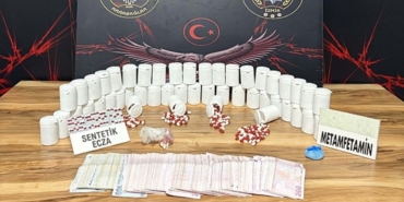 izmirde-binlerce-uyusturucu-ele-gecirildi-1777720658336.jpeg