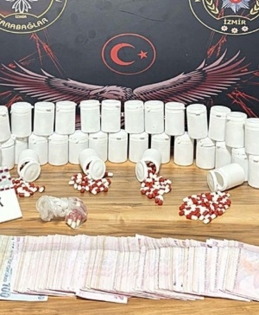 izmirde-binlerce-uyusturucu-ele-gecirildi-1777720658336.jpeg