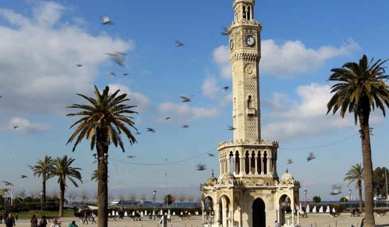 izmirde-bugun-hava-nasil-olacak-meteoroloji-izmirlileri-uyardi-hafta-sonu-plani-yapanlar-dikkat-o-sa.png