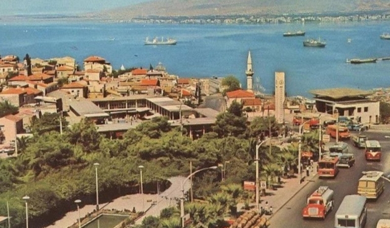 izmirin-eski-hali-ortaya-cikti-iste-o-tarihi-fotograflar-1778578776919.jpg