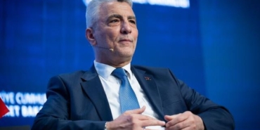 ticaret-bakani-bolat-ticarette-turkiye-yuzyili-zirvesi-nde-konustu-2-2585.jpg