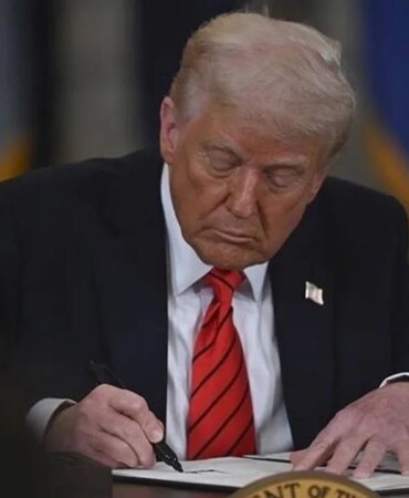 trump-imza.jpg