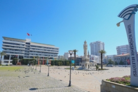 izmir-buyuksehir-belediyesi-iscileri-is-birakti-1781520387204.jpg