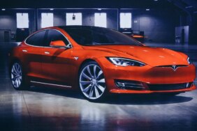 10-milyonuncu-tesla-banttan-indi-musk-yolu-yariladi-izyz.jpg