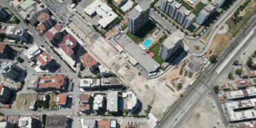 izmirde-ust-gecit-tepkisi-kaynaklari-ve-vaktini-heba-ediyorlar-1784709804443.jpeg