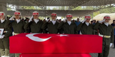 kalp-krizi-sonucu-hayatini-kaybeden-emekli-asker-son-yolculuguna-ugurlandi-1783178026554.png