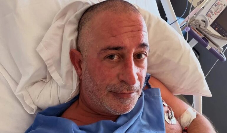 Cem Yılmaz hastaneden çıktı.