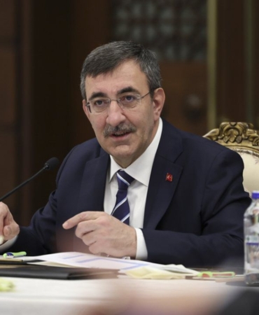 cevdet-yilmaz-1777295287.jpg