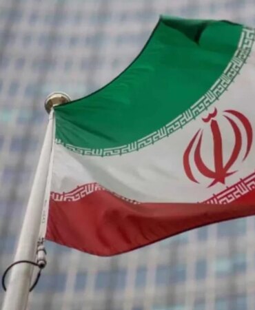 iran-bayragi-ffnd_cover.jpg