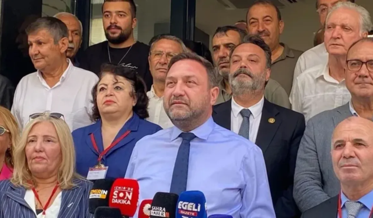 İzmir’de CHP ile Yeni Parti arasında cep telefonu tartışması: Yargı yoluna başvuruldu