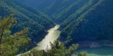 izmirde-sicaklardan-nefes-alinmiyor-iste-izmirin-en-serin-ilceleri-1787380478045.jpeg