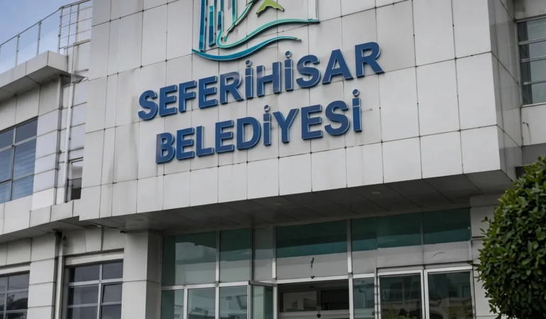SON DAKİKA: İzmir’de Seferihisar Belediyesi’ne yönelik yeni bir operasyon gerçekleştirildi: 43 şüpheli gözaltına alındı!