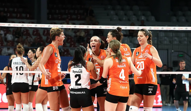 İzmir’de voleybol heyecanı tamamlandı