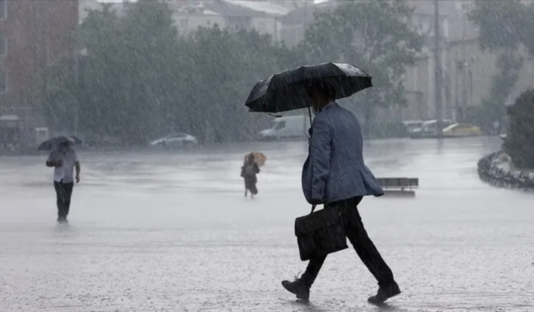 İzmir’e çifte uyarı! İZMİR HAVA DURUMU 29 EYLÜL SALI | Dışarıda olanlar dikkat! Rüzgar ve sağanak aynı anda etkili olacak.