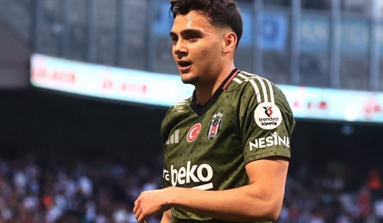 Beşiktaş, Mustafa Erhan Hekimoğlu’nu Samsunspor’a kiraladı.