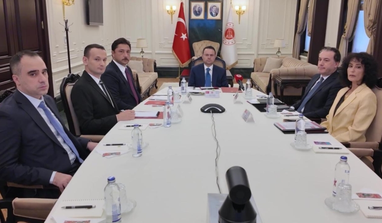 Adalet Bakanı Gürlek, Yunanistan Adalet Bakanı Floridis ile bir araya geldi.