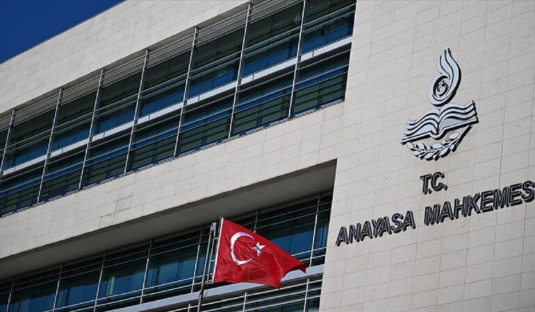 Süresiz nafakanın kaldırılmasıyla ilgili AYM kararının gerekçesi açıklandı.