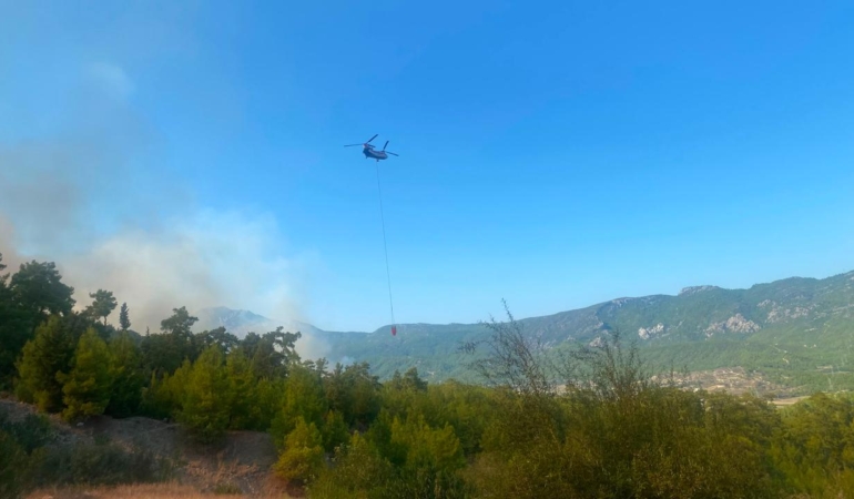 Antalya’da orman yangını: Havadan ve karadan mücadele sürüyor
