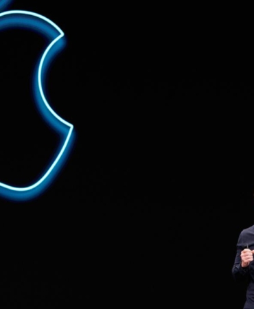 apple-tim-cook-reu-1772313.jpg