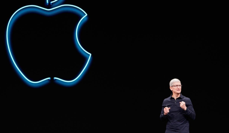 apple-tim-cook-reu-1772313.jpg