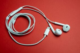 applein-kablolulu-kulakliklarini-almak-hala-mantikli-mi-9dhm.jpg