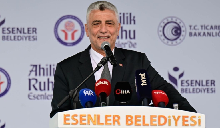 “Esnafımıza 853 milyar lira finansman desteği ve kolaylık sağladık” ifadesini başka bir şekilde yazmak gerekirse: “Esnafımıza toplamda 853 milyar lira tutarında finansal destek ve kolaylık sunduk.” şeklinde ifade edilebilir.
