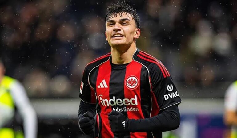 Bundesliga’da Can Uzun rüzgarı: 2 gol, 3 puan!