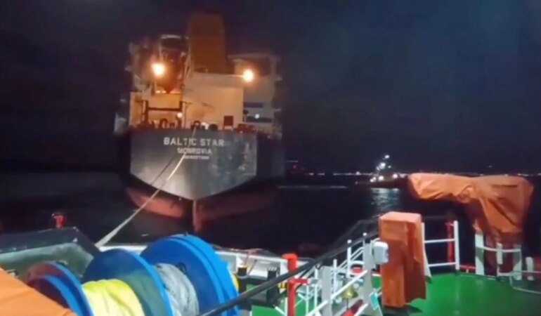 Çanakkale Boğazı’nda tanker arızası: Römorkörler tarafından çekildi