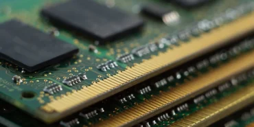 cinli-bilim-insanlari-ferroelektrik-belleklerdeki-nitrojen-eksikligini-cozerek-10-milyar-yazma-dongu.webp