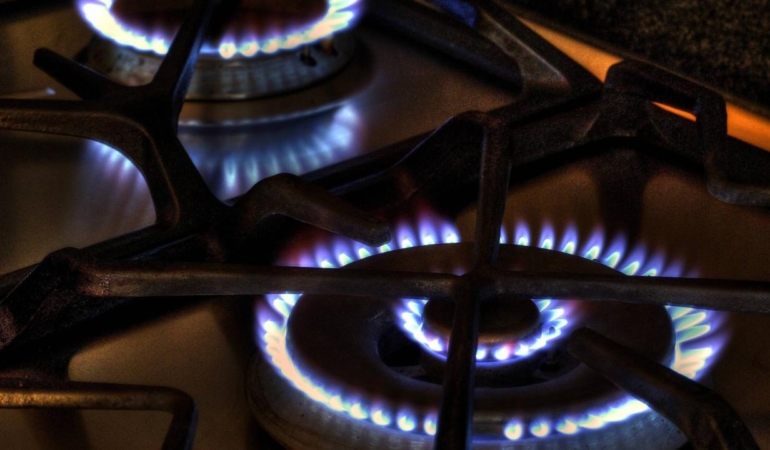 620 bin 464 kişiye toplam 1 milyar 82 milyon lira tutarında doğal gaz yardımı sağlandı.