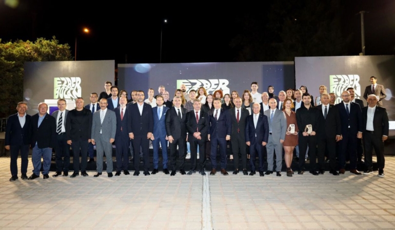 ‘Ezber Bozan Mobilya Tasarım Yarışması’nda ödül alanlar açıklandı.