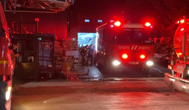 Bursa’daki fabrikada meydana gelen yangın kontrol altına alındı.