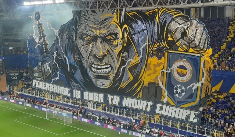 Fenerbahçe taraftarından Şampiyonlar Ligi’nin açılış maçı için özel koreografi