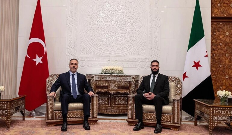 Bakan Fidan, Suriye Cumhurbaşkanı Şara ile bir araya geldi.