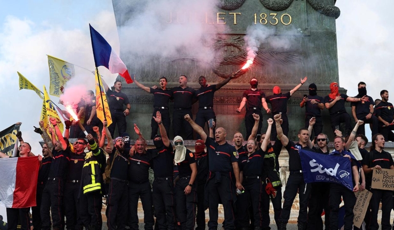 Fransa’daki liselilerin protesto aksiyonları sonucunda 202 kişi yaralandı.
