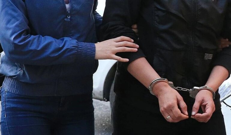 Kırmızı bültenle aranan suç örgütü üyesi yakalandı.