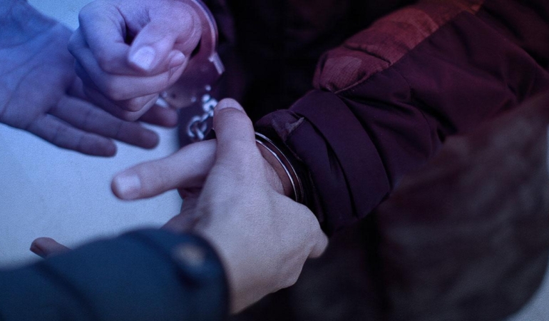 İstanbul’da terörist gruplara yönelik düzenlenen operasyonda 11 kişi gözaltına alındı.